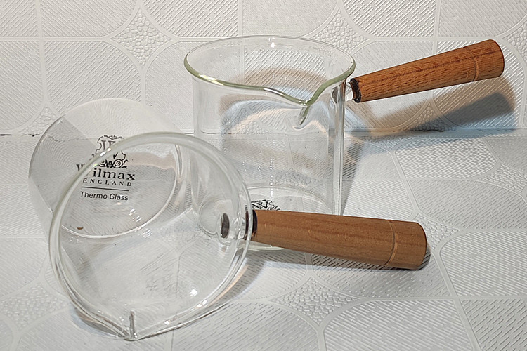 خرید شیرجوش مدل پیرکس دسته چوبی