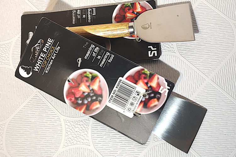 کارد پنیر خوری