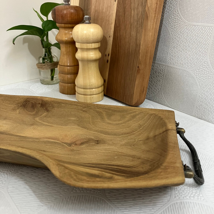 سینی سرو چوبی دفرمه دست ساز با چوب گردو