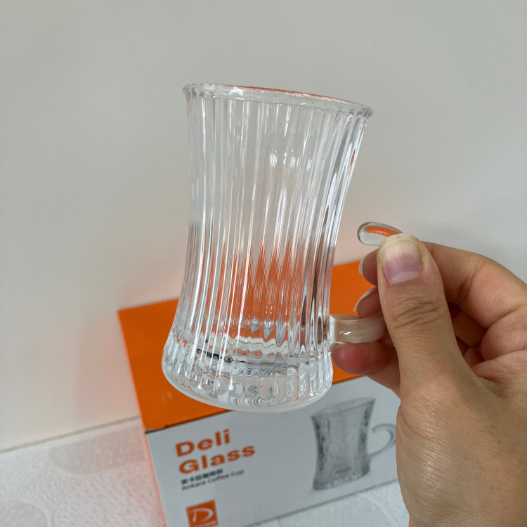 استکان دلی گلس کد TZ415b | استکان دسته دار ۱۰۰ میل دلی گلس مدل شیاردار
